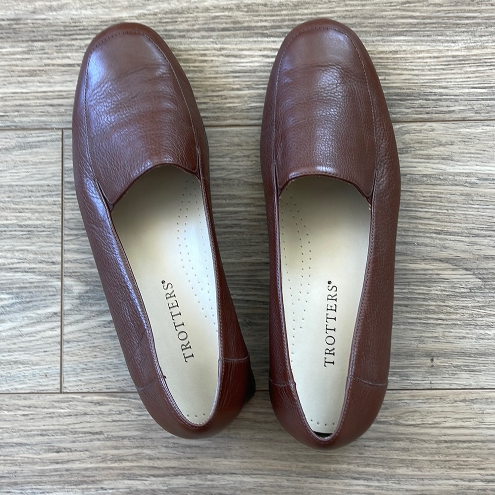 New leather shoes/loafers size 9 women comfort